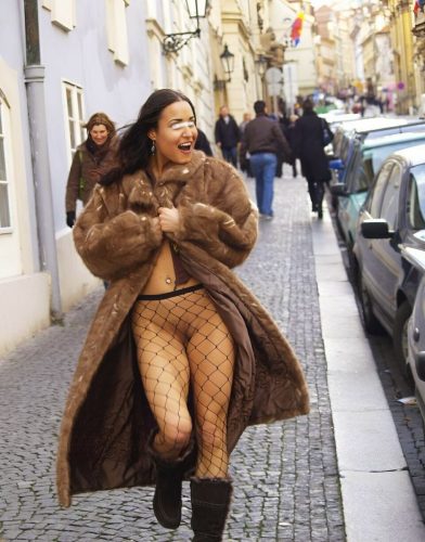 thays-public-flashing-exhibitionist-sexy-wife-15