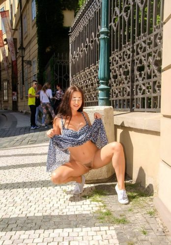 thays-public-flashing-exhibitionist-sexy-wife-21