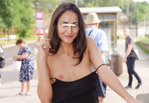 thays-public-flashing-exhibitionist-sexy-wife-28